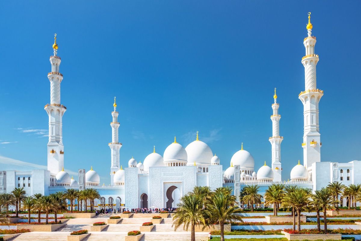 Exploring the Magnificent Architecture of Sheikh Zayed Grand Mosque