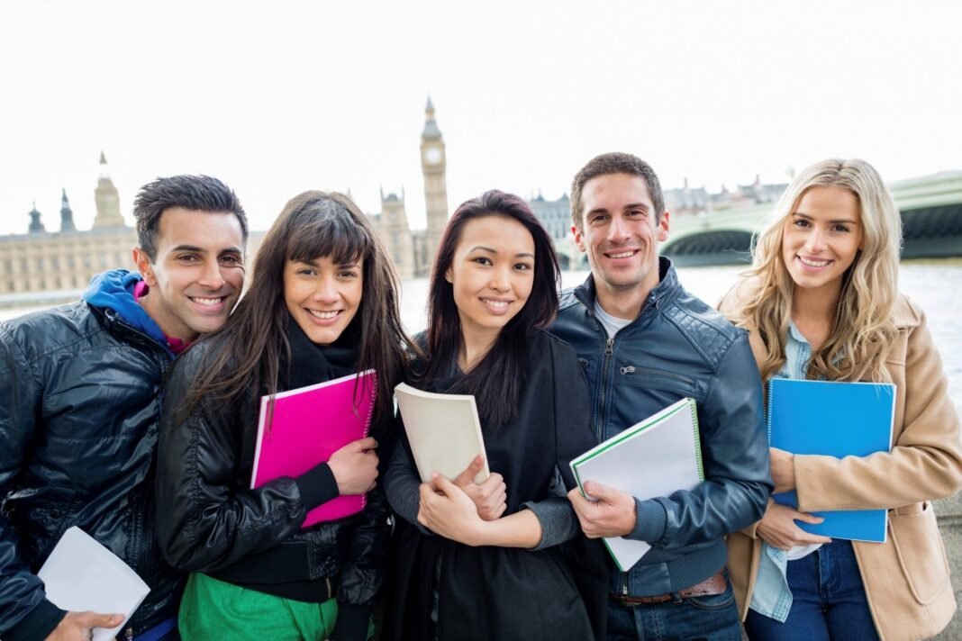 Study Abroad Made Easy: Why You Need an Overseas Education Consultant