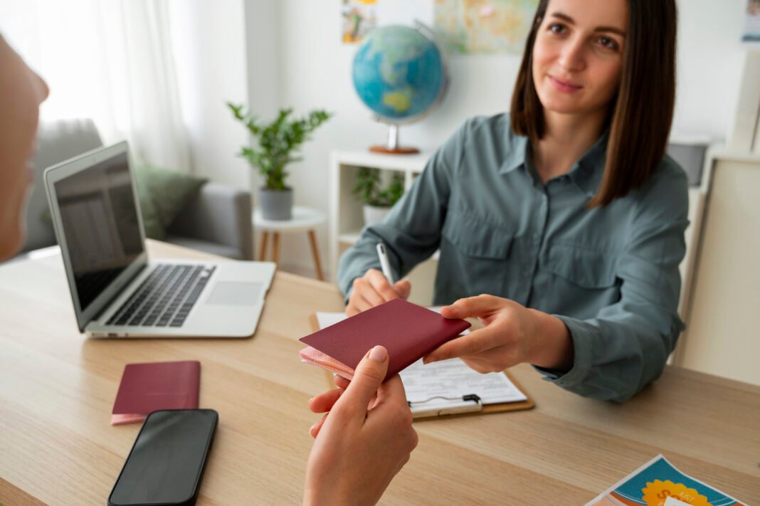 Downloadable PR checklist for Australia visa filing.